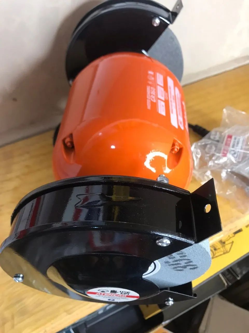 (Novo)  Moto Esmeril De Bancada 1/2 Hp Gr360 Intech Machine Bivolt 110v/220v - Foto 3