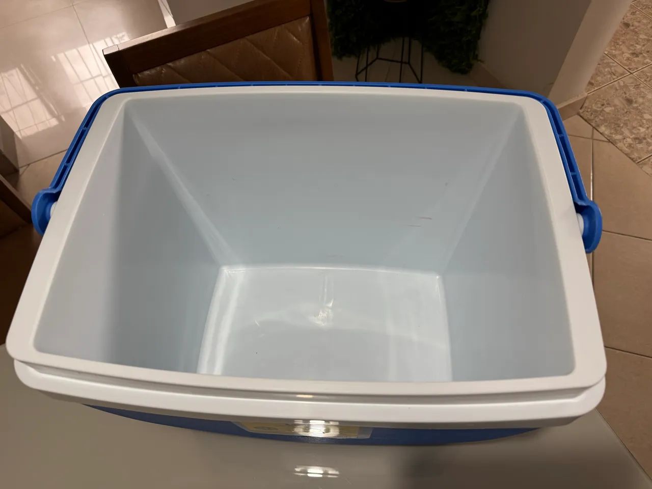 Caixa Térmica Bel 34 Litros Azul e Branca - Foto 2