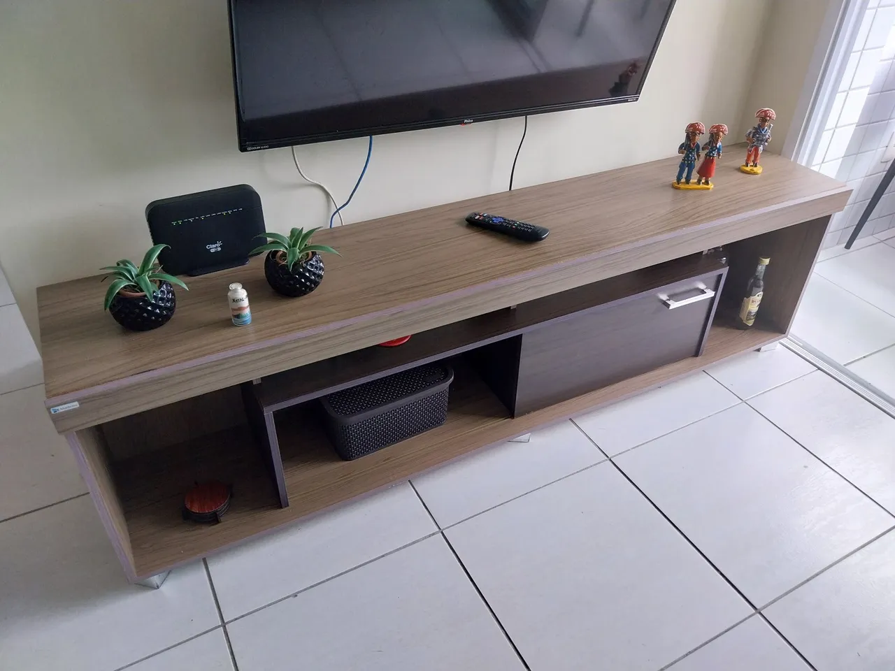 Rack para TV em Madeira com Design Moderno