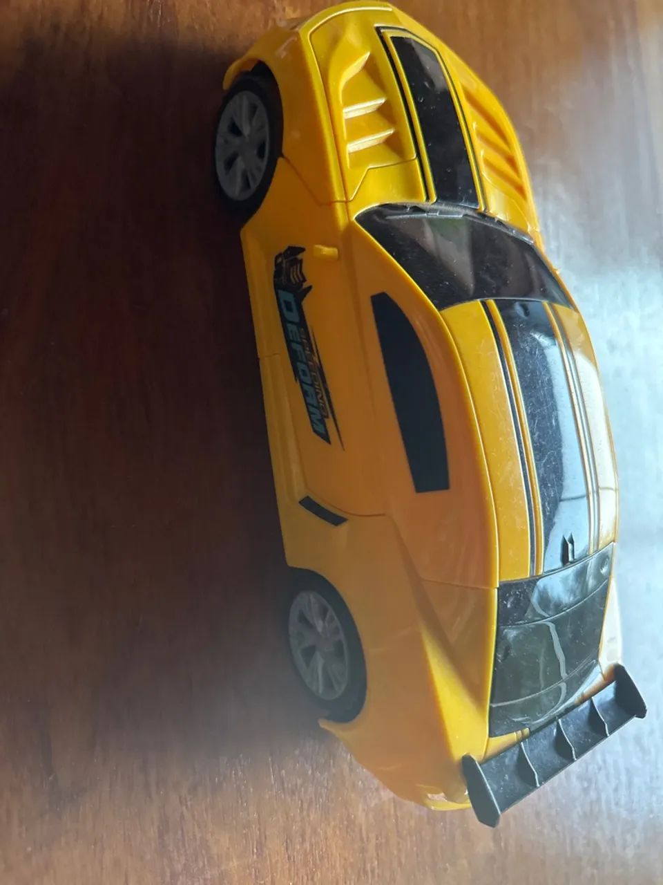Carro robô de brinquedo transforme 