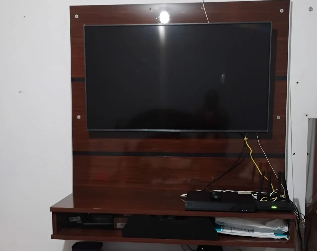 Painel em madeira de qualidade ! pesada e resistente TV  até 60 polegadas  - Foto 3