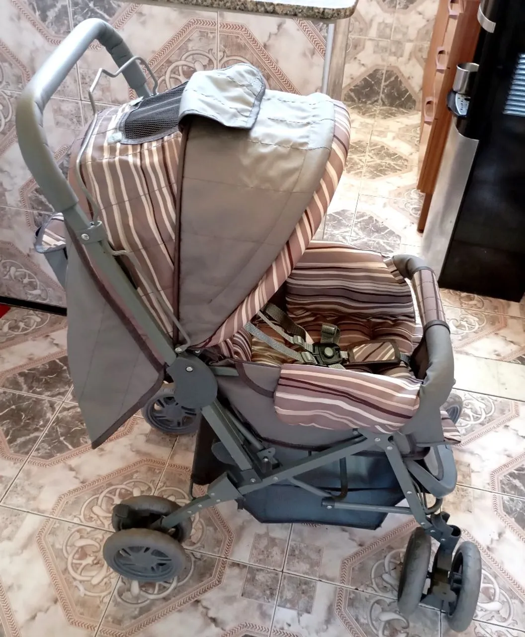 Carrinho de Bebê Compacto