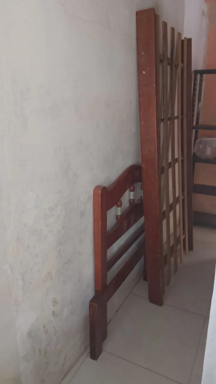 Cama de madeira