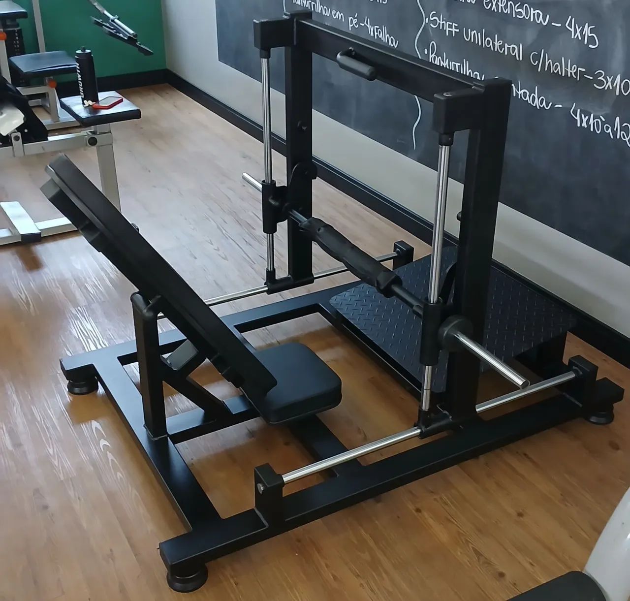 Maquina de Elevação Pélvica Guiada Linear - Foto 2