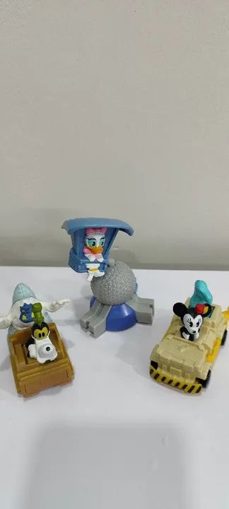 Brinquedos Disney Coleção MC Donald's Usado  - Foto 4