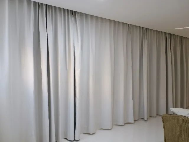 Cortina blackout, trilho suíço. Medindo 2,70m altura x 14,72 largura - Foto 3
