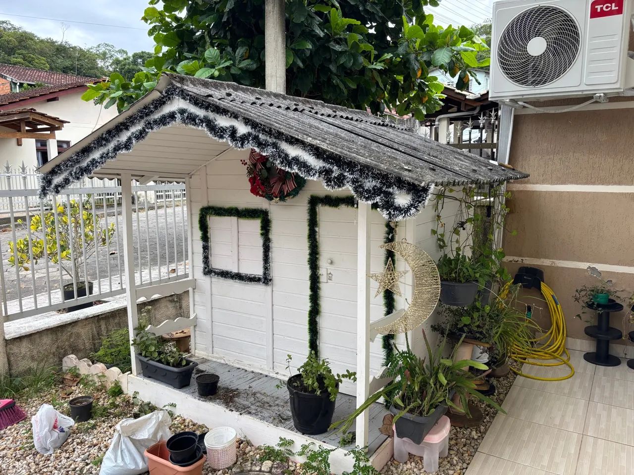 Casinha de Criança em Madeira com Varanda