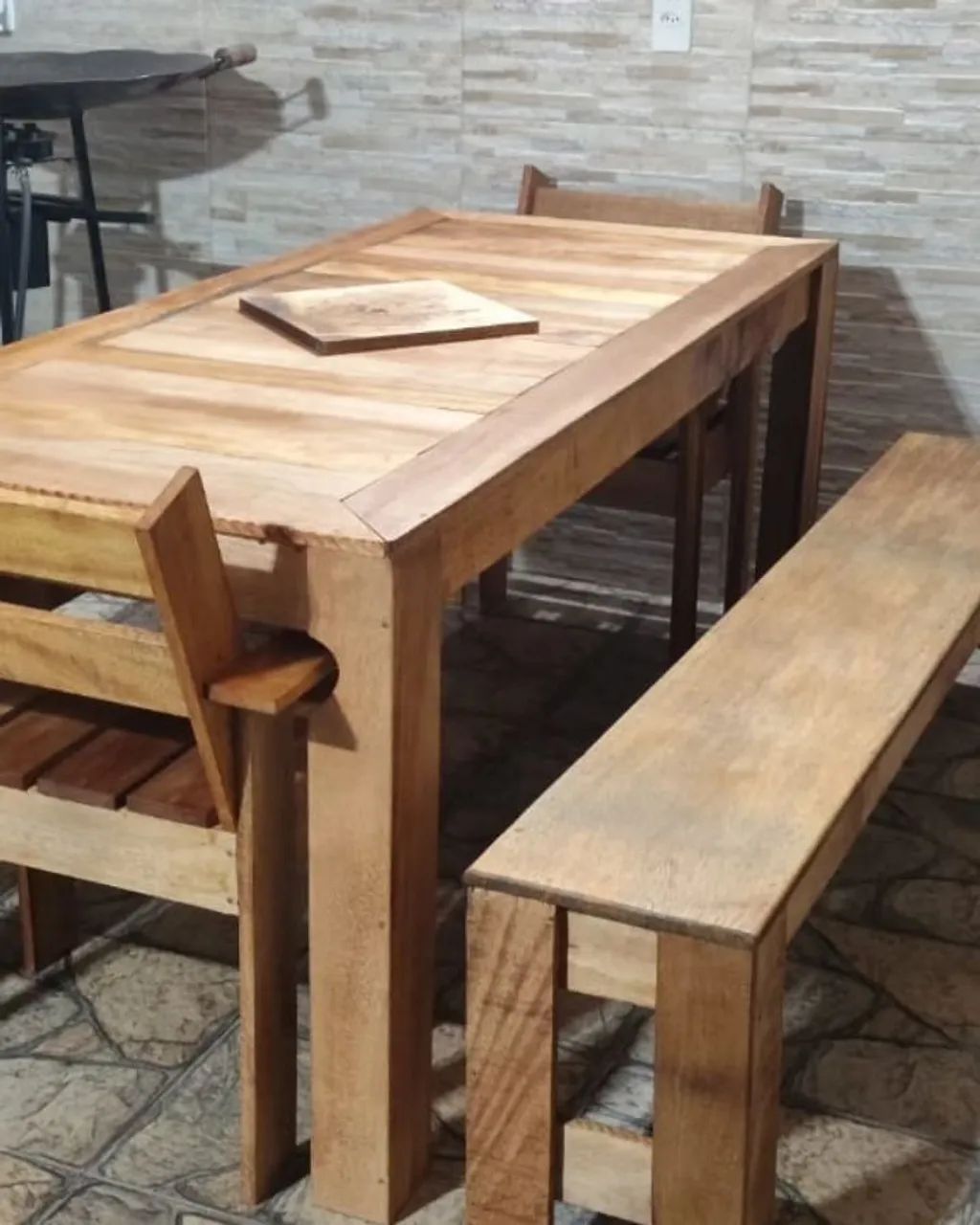 Mesa de madeira Rústica 2 m x 90 cm com 2 bancos e mais duas cadeiras estilo RACK  - Foto 2