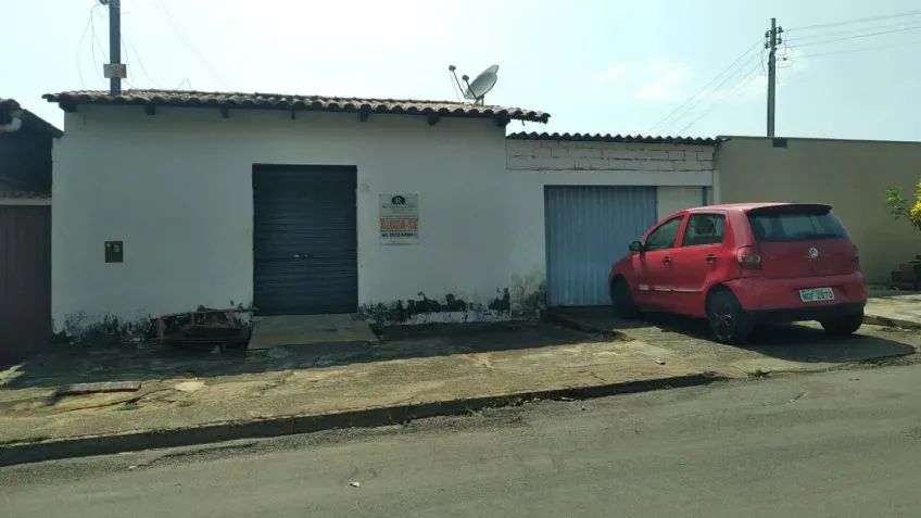 Vendo casa no Garavelo com excelente preço.