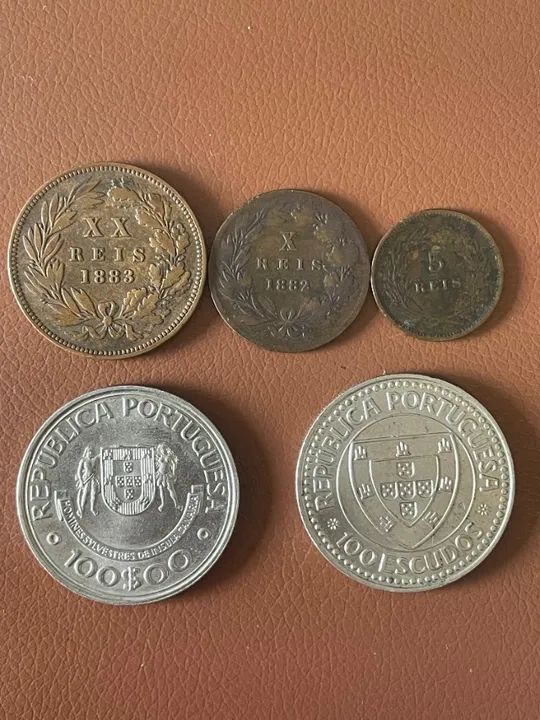 Coleção de moedas antigas/estrangeiras