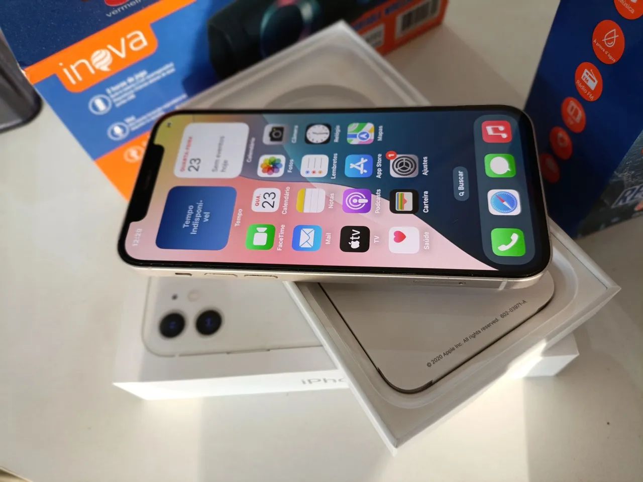 iPhone 12 64gb novinho bateria ?78%,capa , película,carregador  - Foto 2
