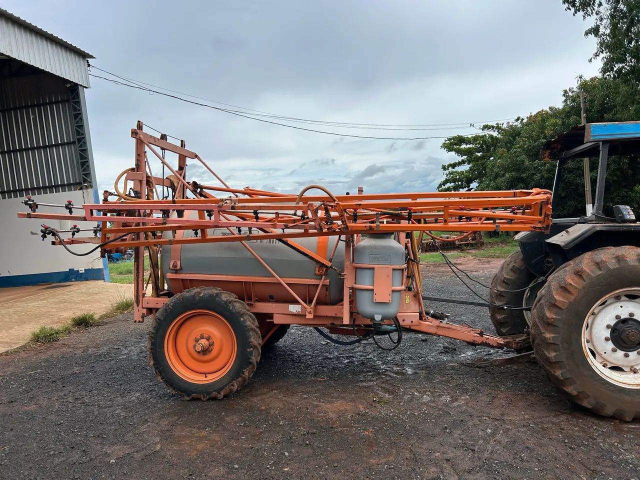 Pulverizador Jacto Columbia Cross 2000 lts  - Foto 4