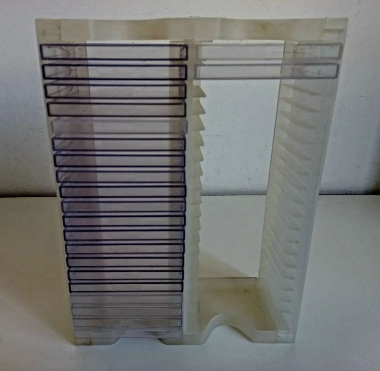 Porta Mds e Capinhas para 22  minidisc, tipo CD.