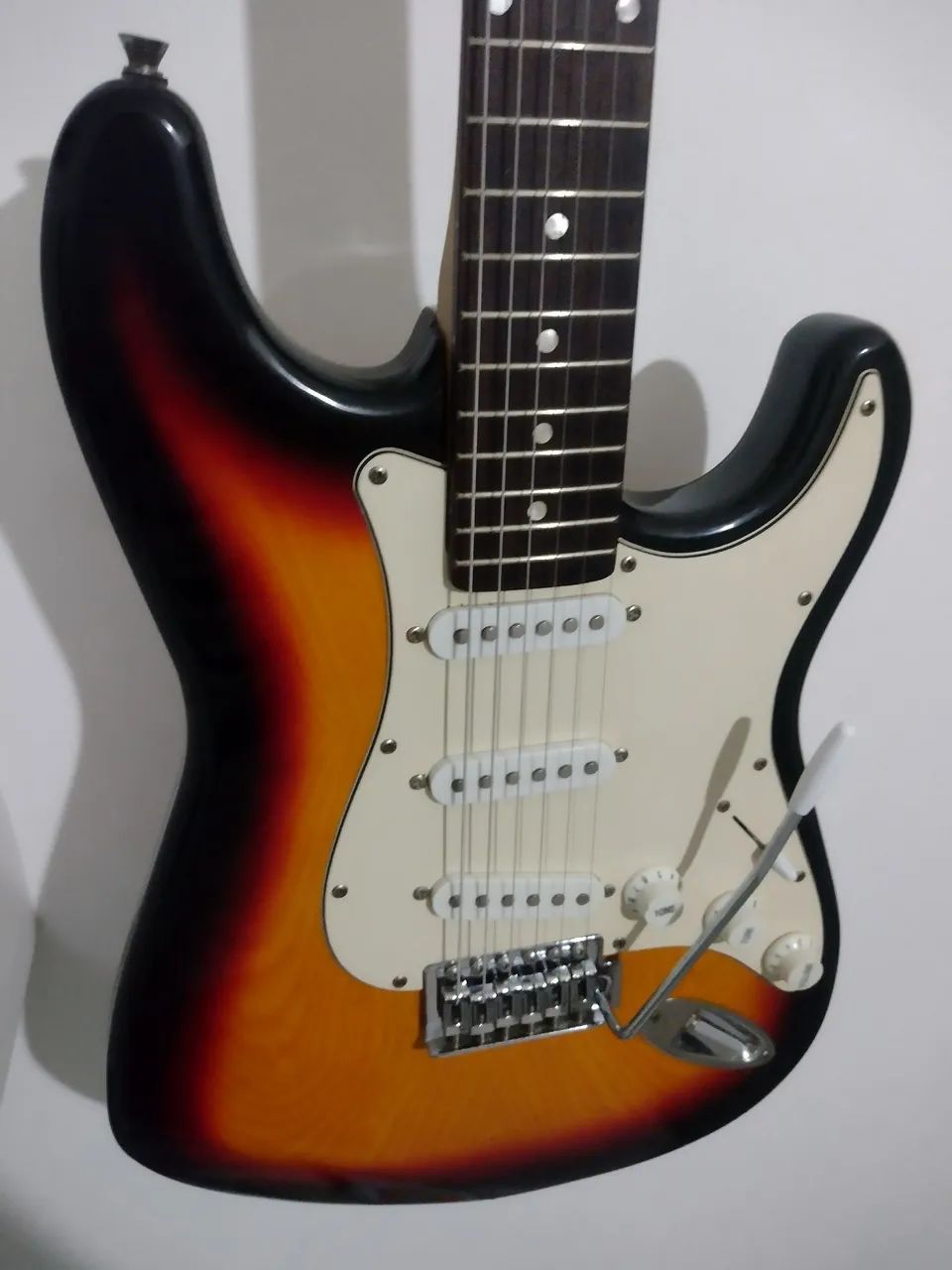 Guitarra Stratocaster Dolphin  - Foto 5