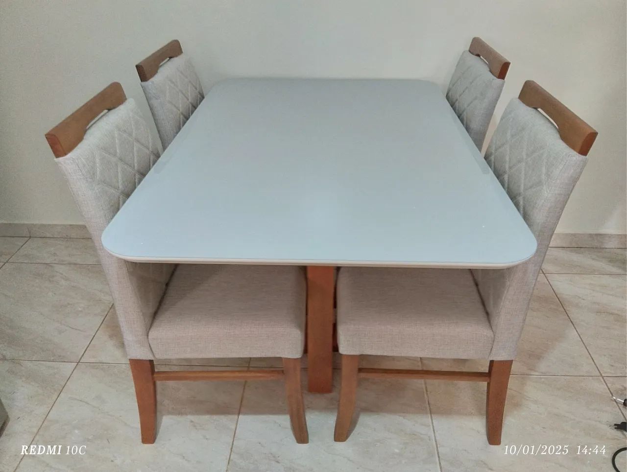 Mesa resistente madeira 