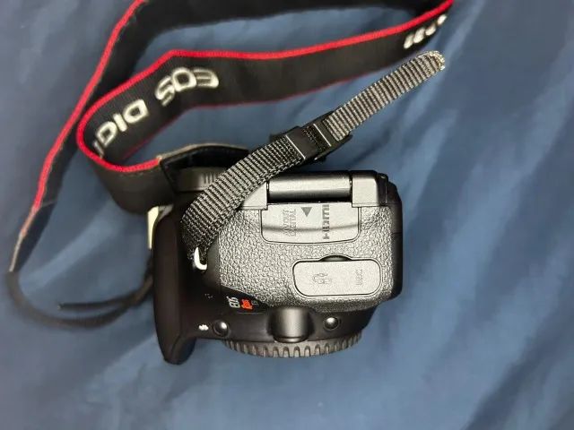 Canon EOS Rebel T3i (EOS 600D) + Kit Completo + Bolsa | Poucos Cliques | Necessita Revisão - Foto 4