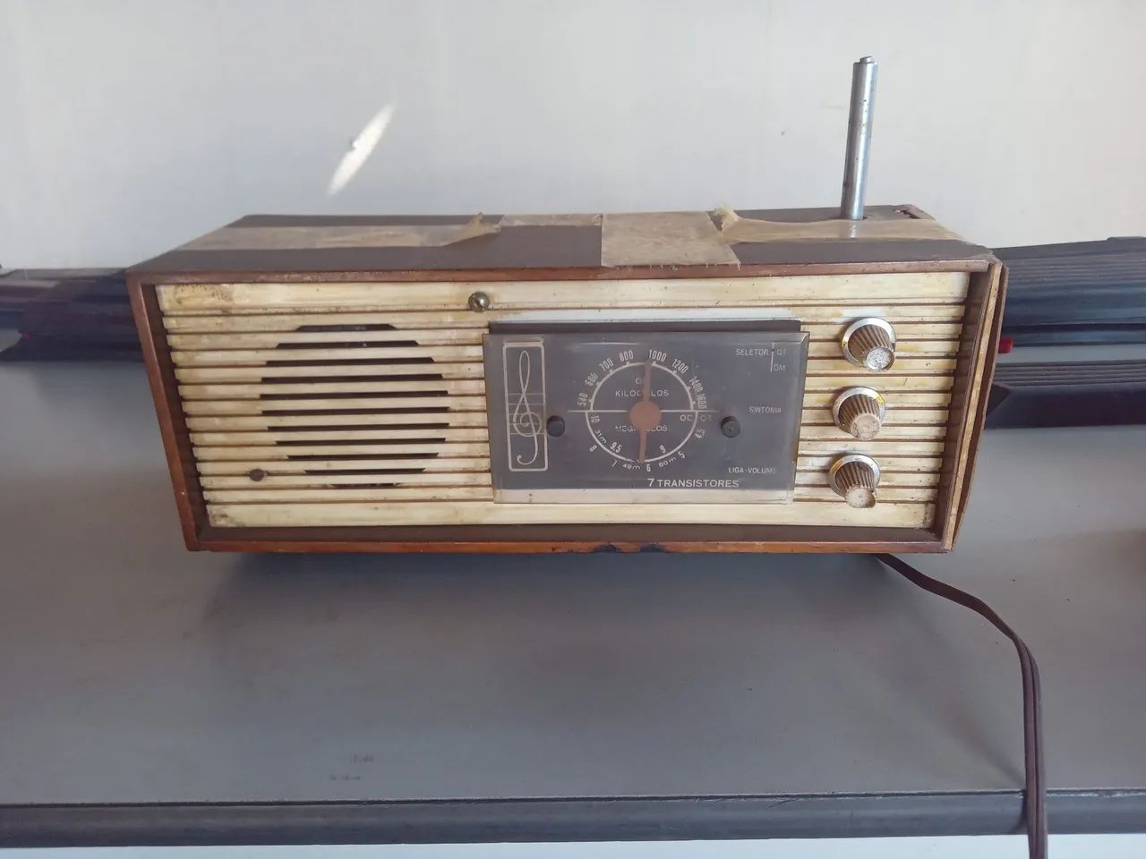 Rádio antigo clave de sol
