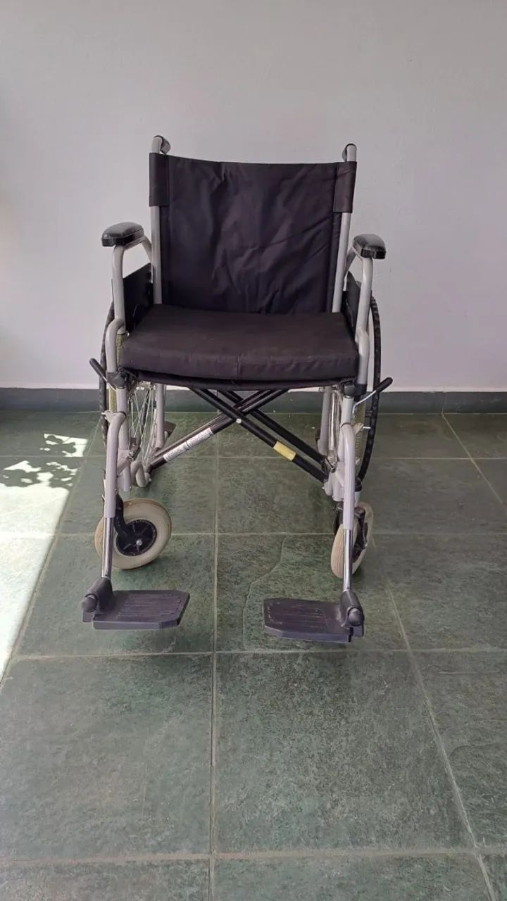CADEIRA DE RODAS DOBRÁVEL OTTOBOCK 50cm - Foto 4