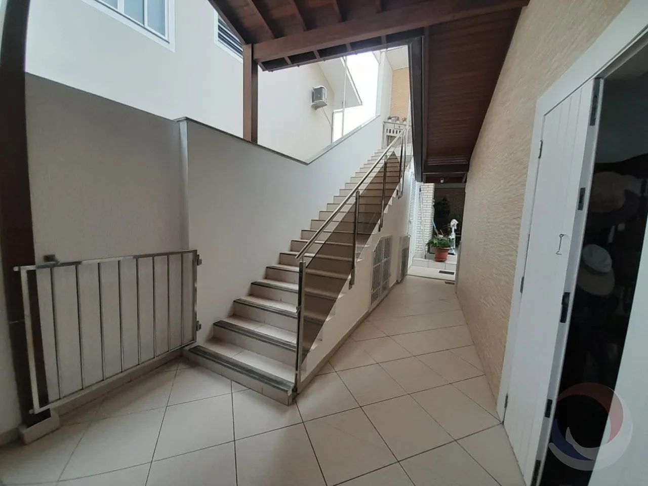 Casa com 5 quartos no bairro Pântano Do Sul - Foto 3