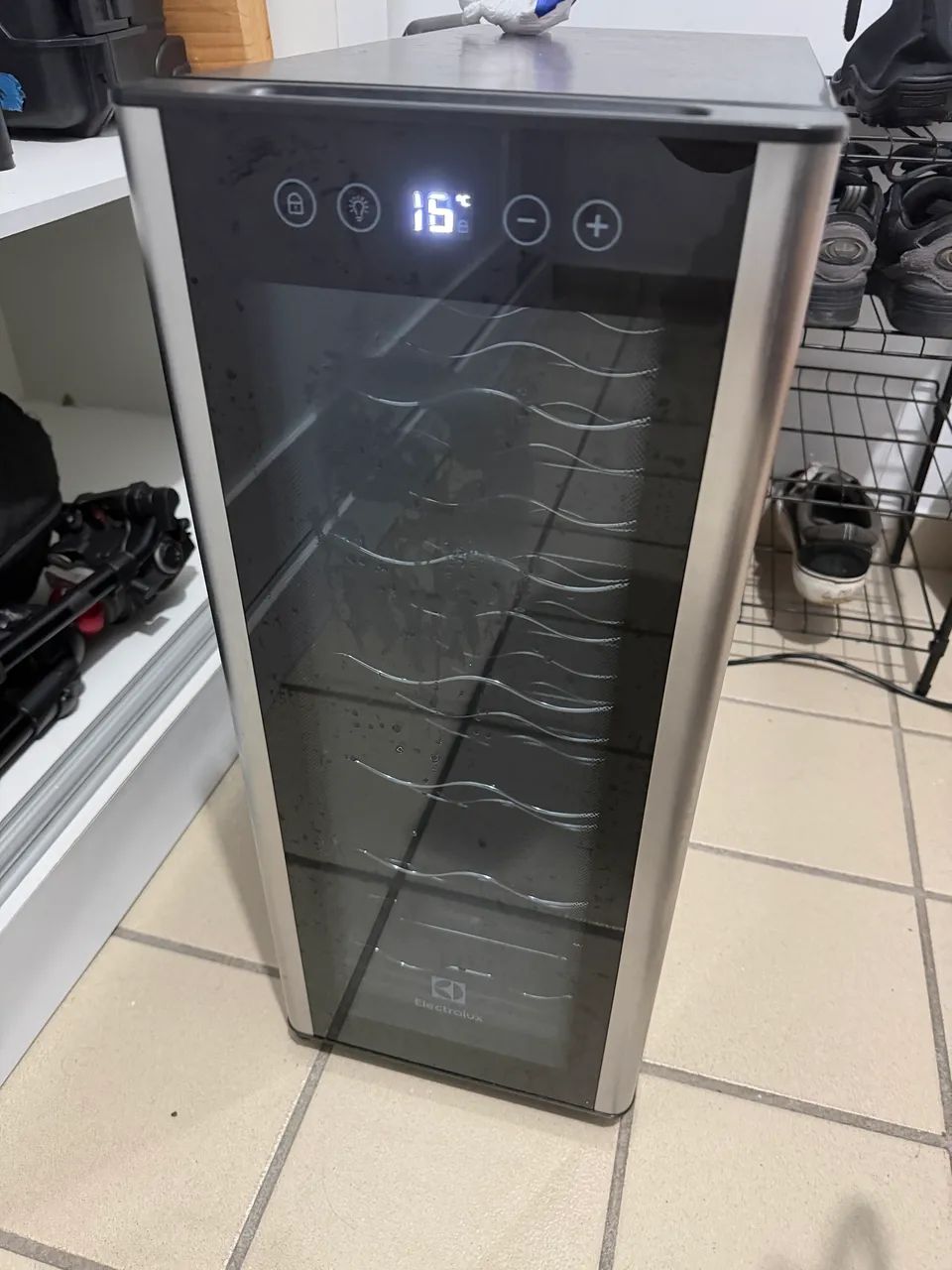 Adega Electrolux usada