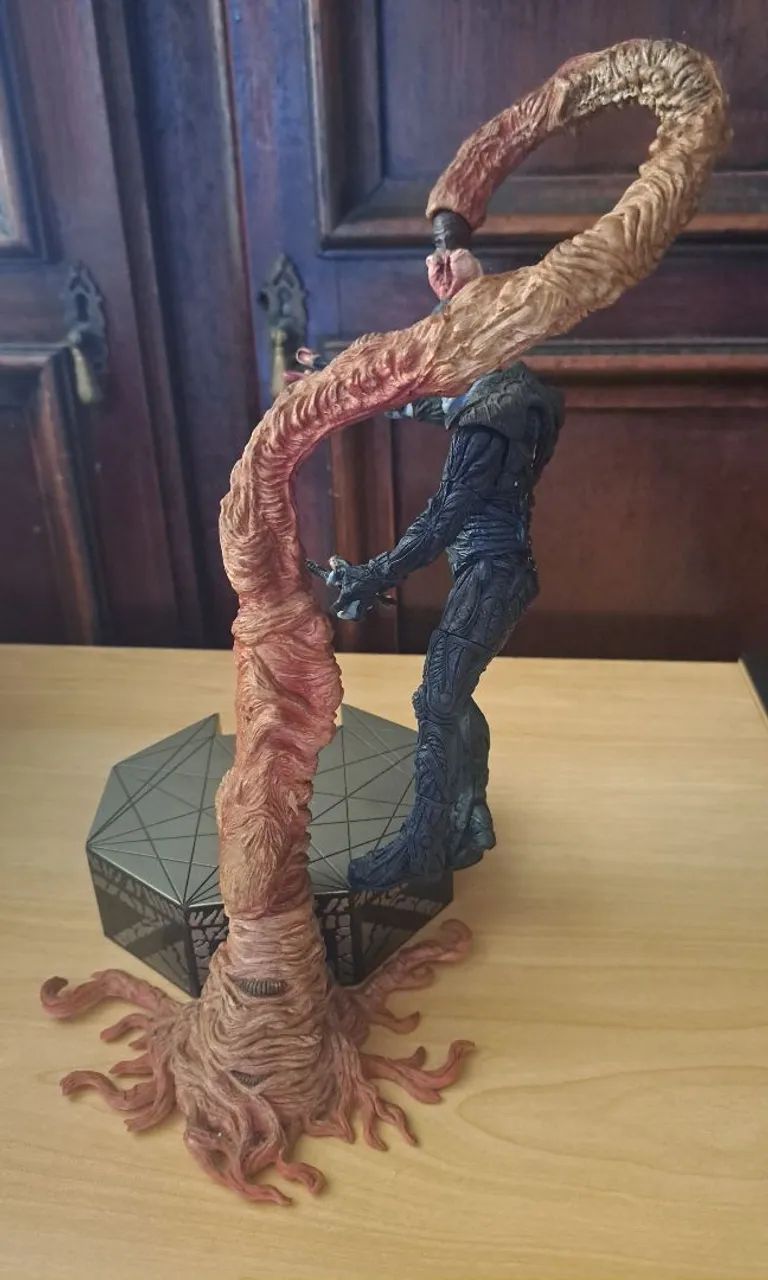 Figura Cenóbita Dr Channard Hellraiser 2 Clive Barker NECA  - Foto 2