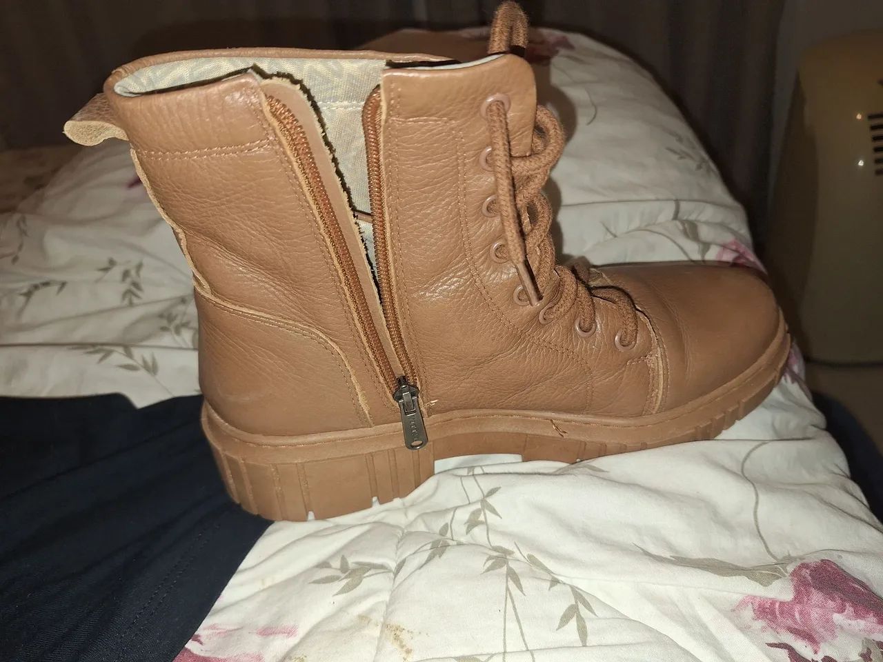 Bota couro legitimo caramelo  - Foto 4