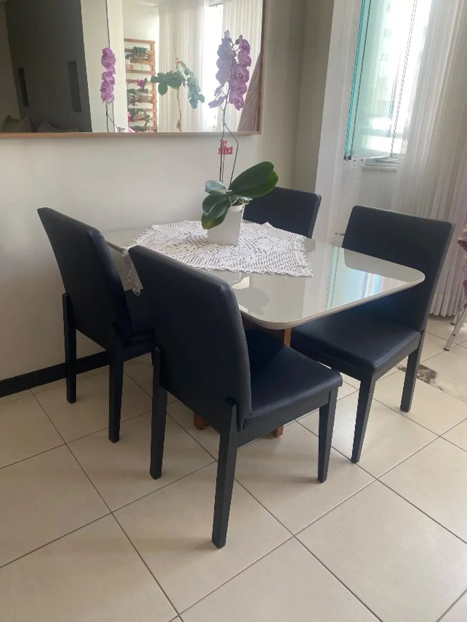 Mesa com cadeiras