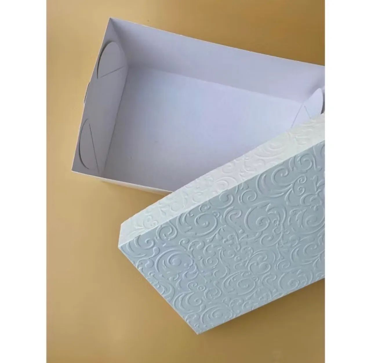 Caixas de presente alto relevo branca 24x16x10cm - Foto 2