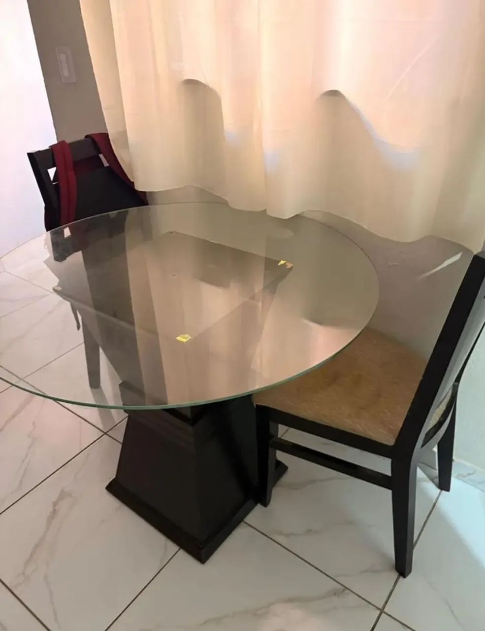 Mesa de vidro com duas cadeiras  - Foto 3