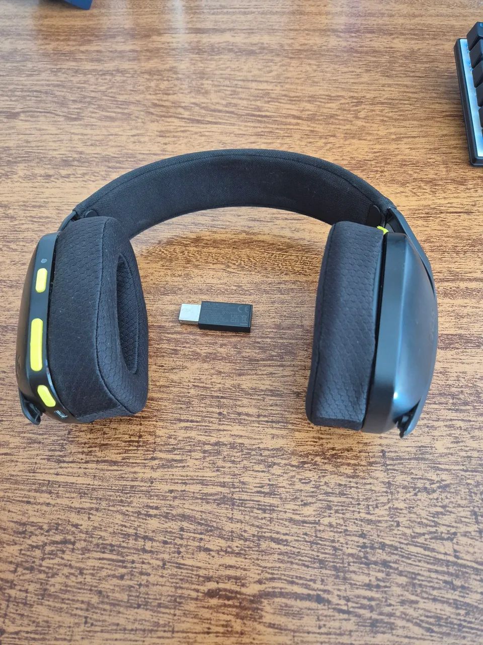 Headset Logitech G435 Lightspeed sem fio, Bluetooth, com dongle USB - Foto 2