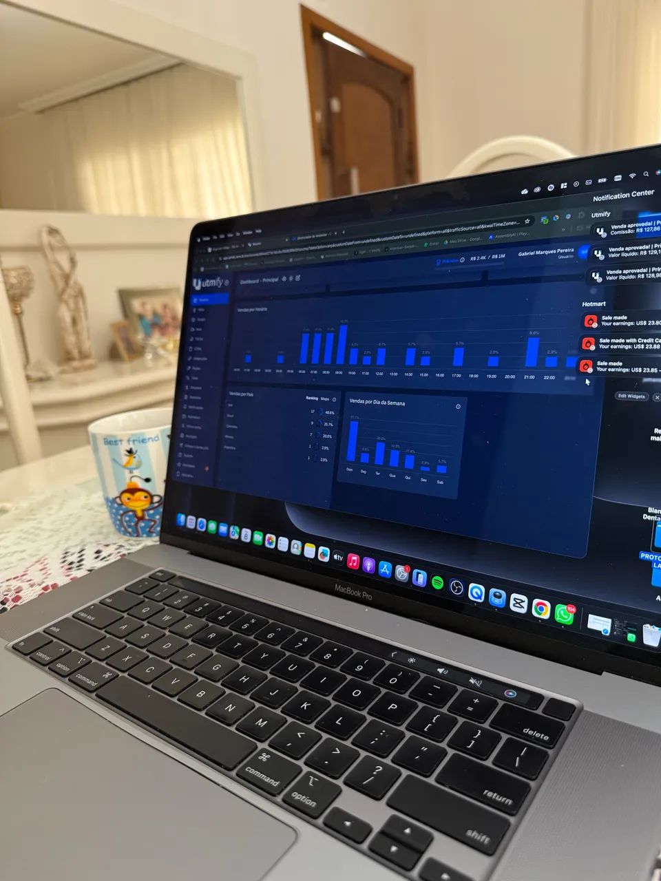 MacBook Pro 16" 2019 | Intel Core i7 | 16GB RAM | SSD 512GB - Foto 2