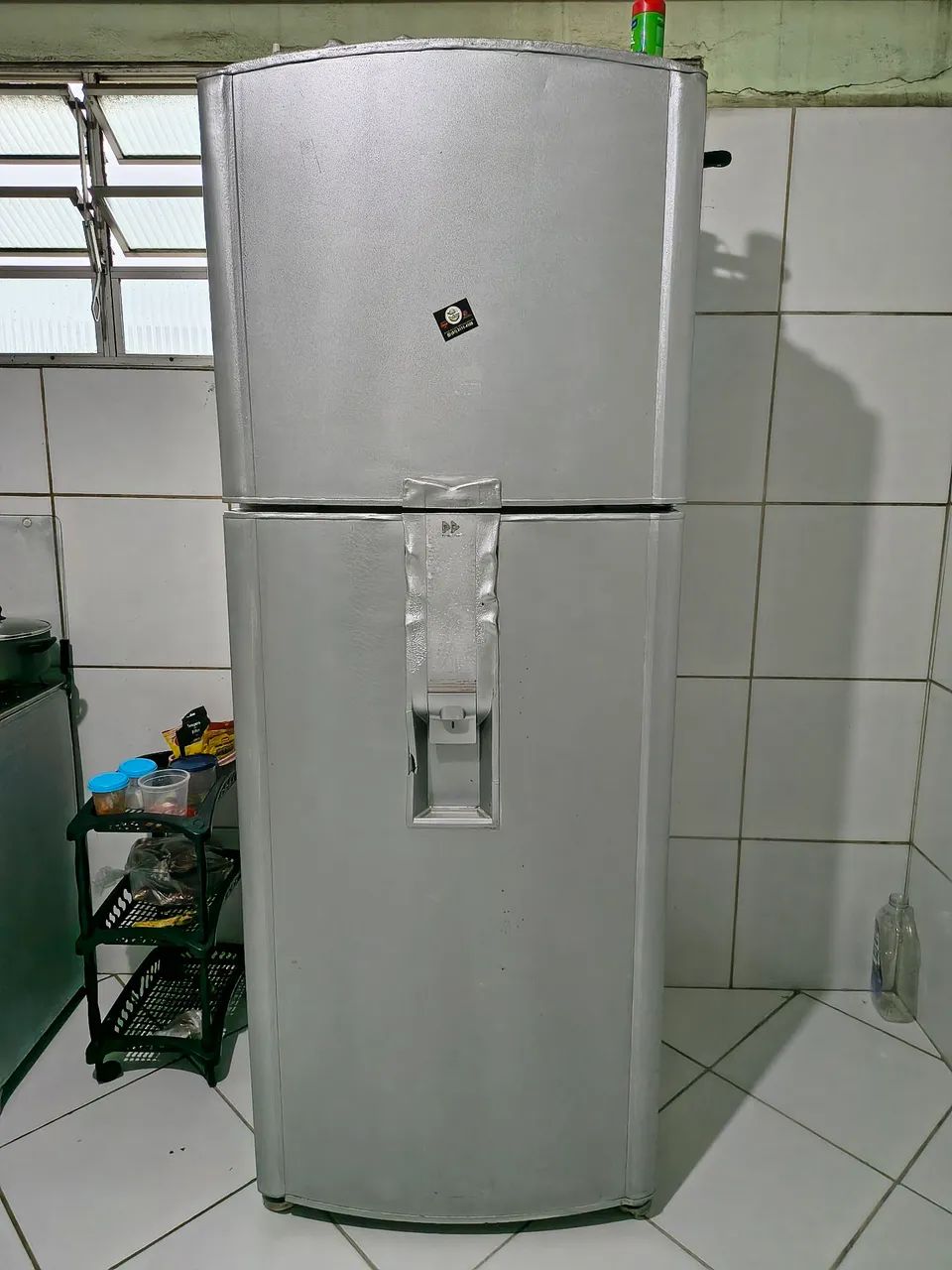 Geladeira e balcão de cozinha com pia  - Foto 3