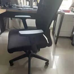 Vendo cadeira de escritório  - Foto 2