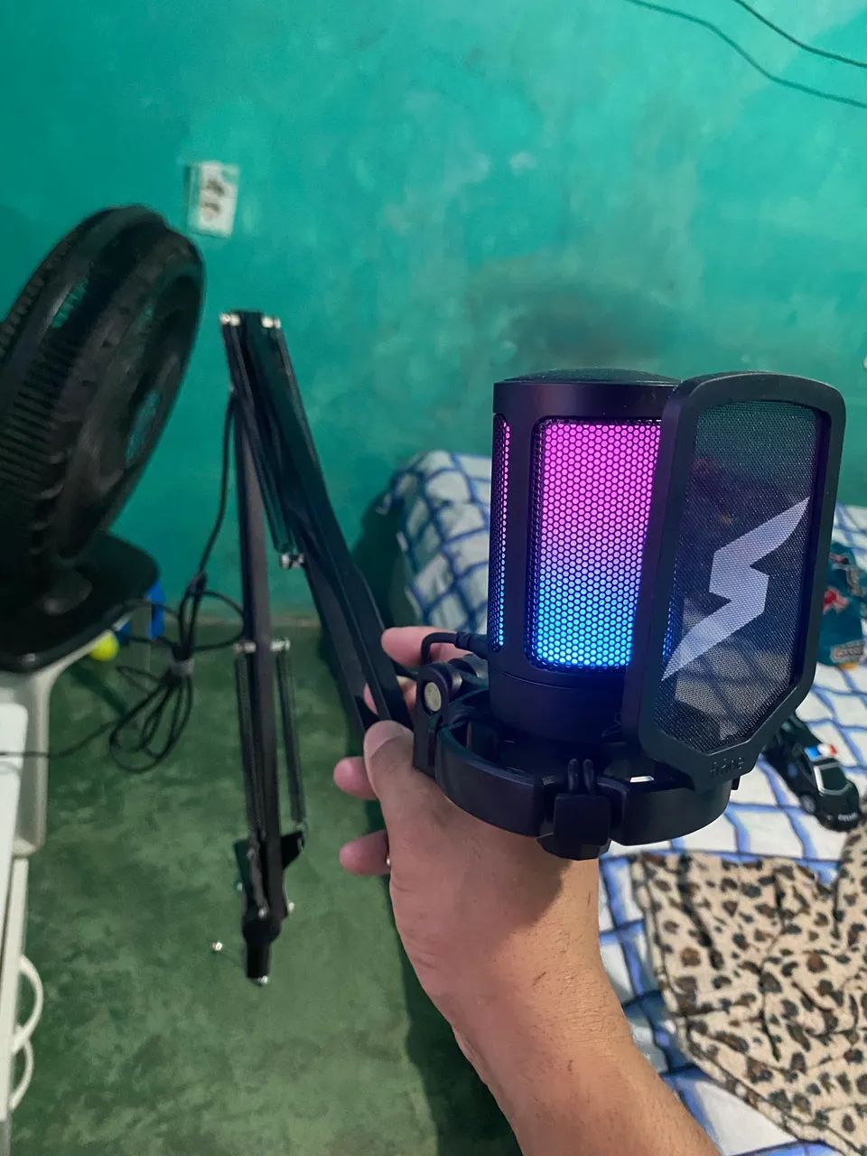 Vendo esse Super Microfone GAMER DA FIFINE