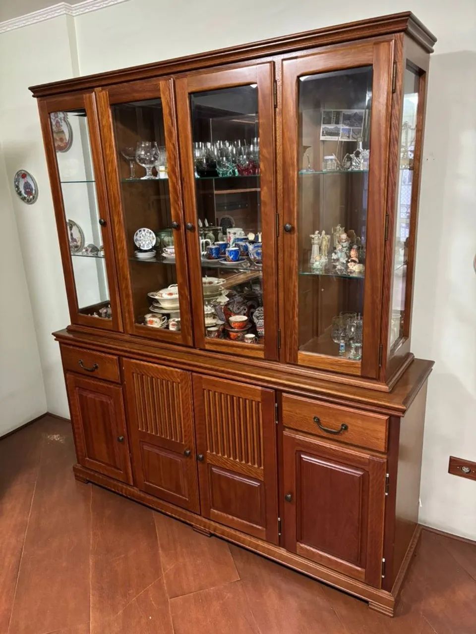 Cristaleira de madeira e vidro - Foto 2