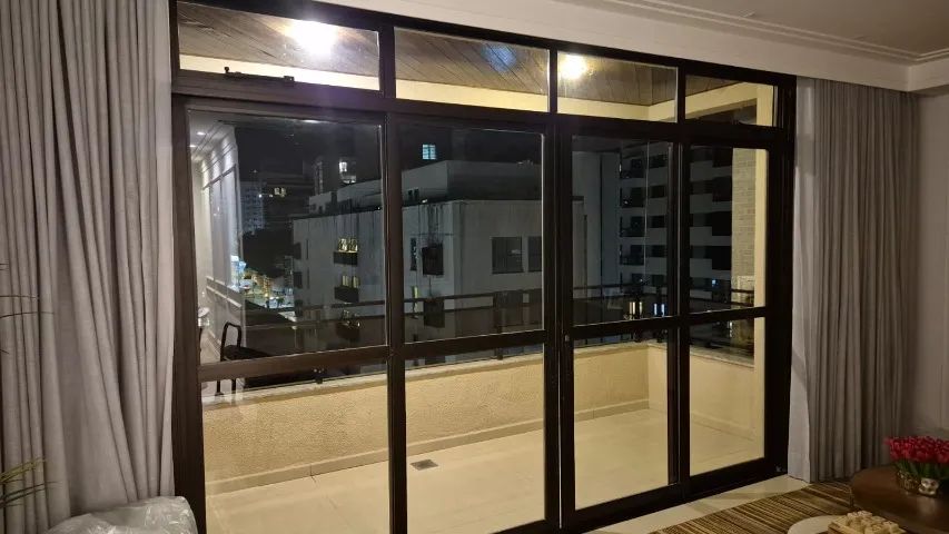 Porta de Correr em Alumínio Bronze Escuro com Vidro Porta 4 Folhas - Foto 2