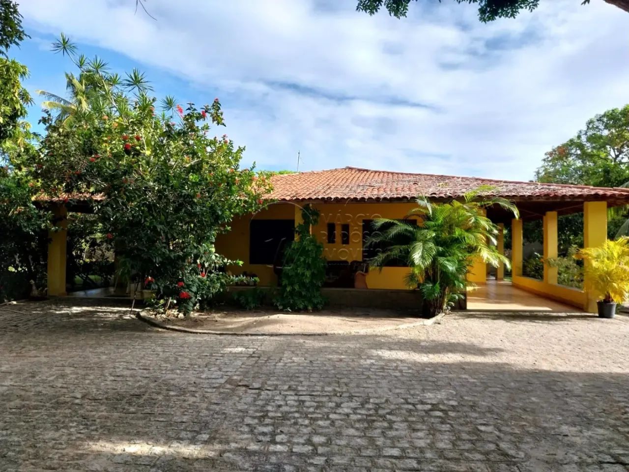 Casa com 3 Quartos e Piscina à venda no Condomínio Bosque Rio Mar