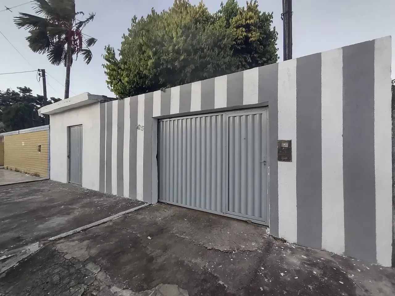 Casa no Graciliano Ramos, 3 quartos,  reformada e próximo ao Shopping Pátio!