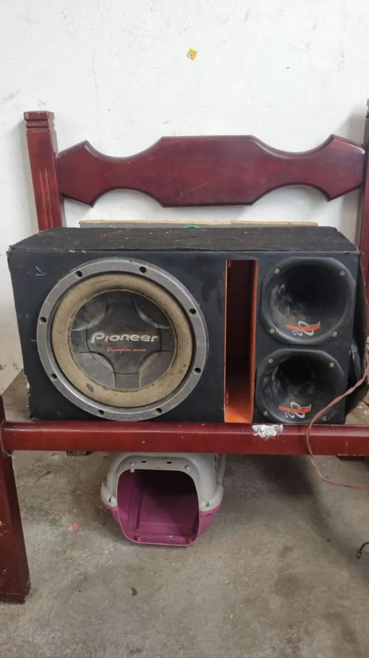 Caixa 4 vias tocando