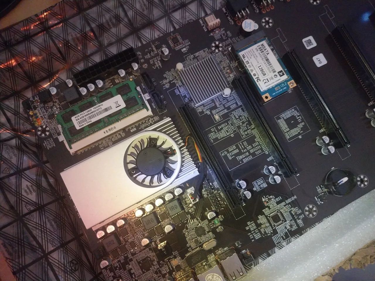 Placa mae de mineração Funcionando - Foto 3