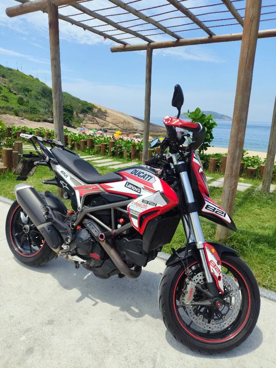 Ducati Hyperstrada 821 - Foto 2