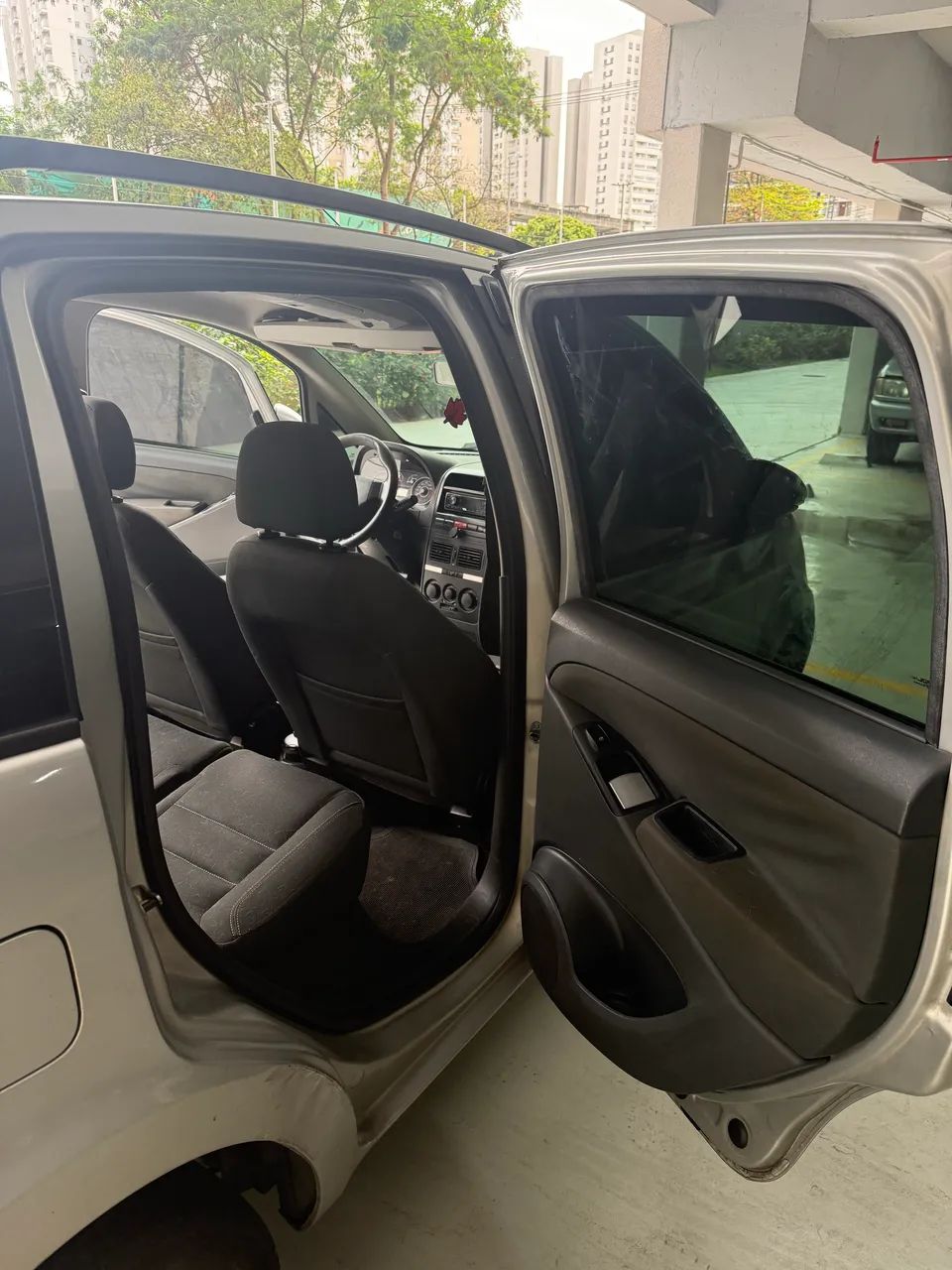 Fiat Idea Attractive 1.4 Fire Flex 8V 5P 2012 - Foto 2