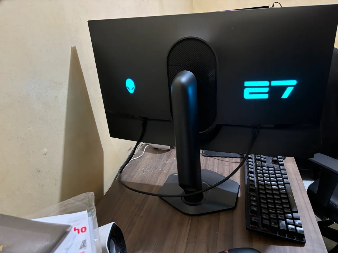 Monitor Alienware QHD 180Hz de 27 Polegadas - Foto 4