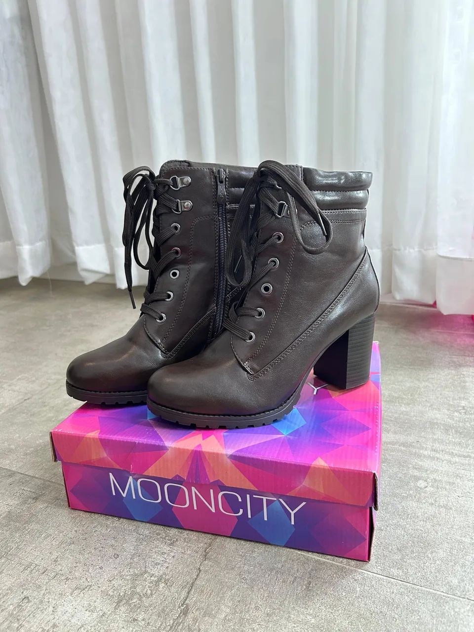 Bota Mooncity