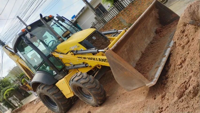 Retro Escavadeira New Holland B95B ano 2019 leiam anúncio 