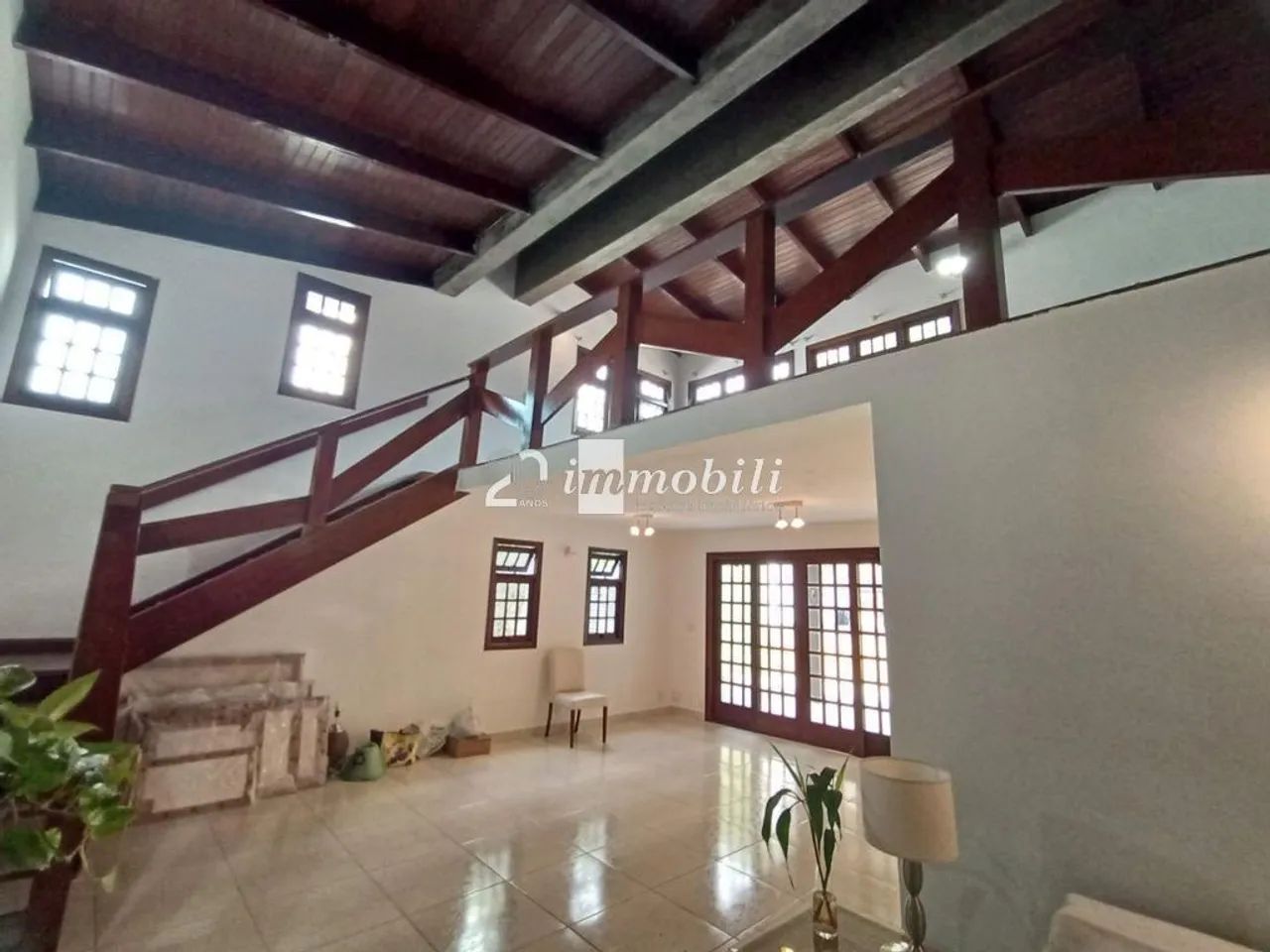 Casa à venda e para alugar em Cotia, Granja Viana, com 3 suítes, com 480 m² - Foto 3