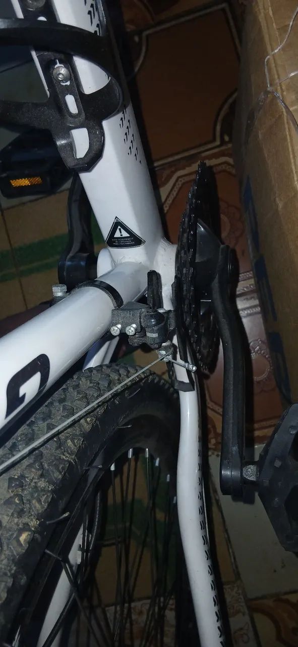Vendo bicicleta Em ótima conservação aro 29 - Foto 4