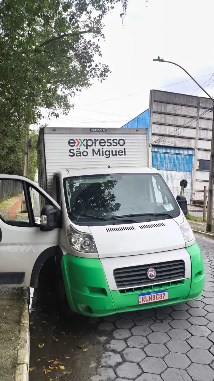 Ducato com Baú IMPECÁVEL 