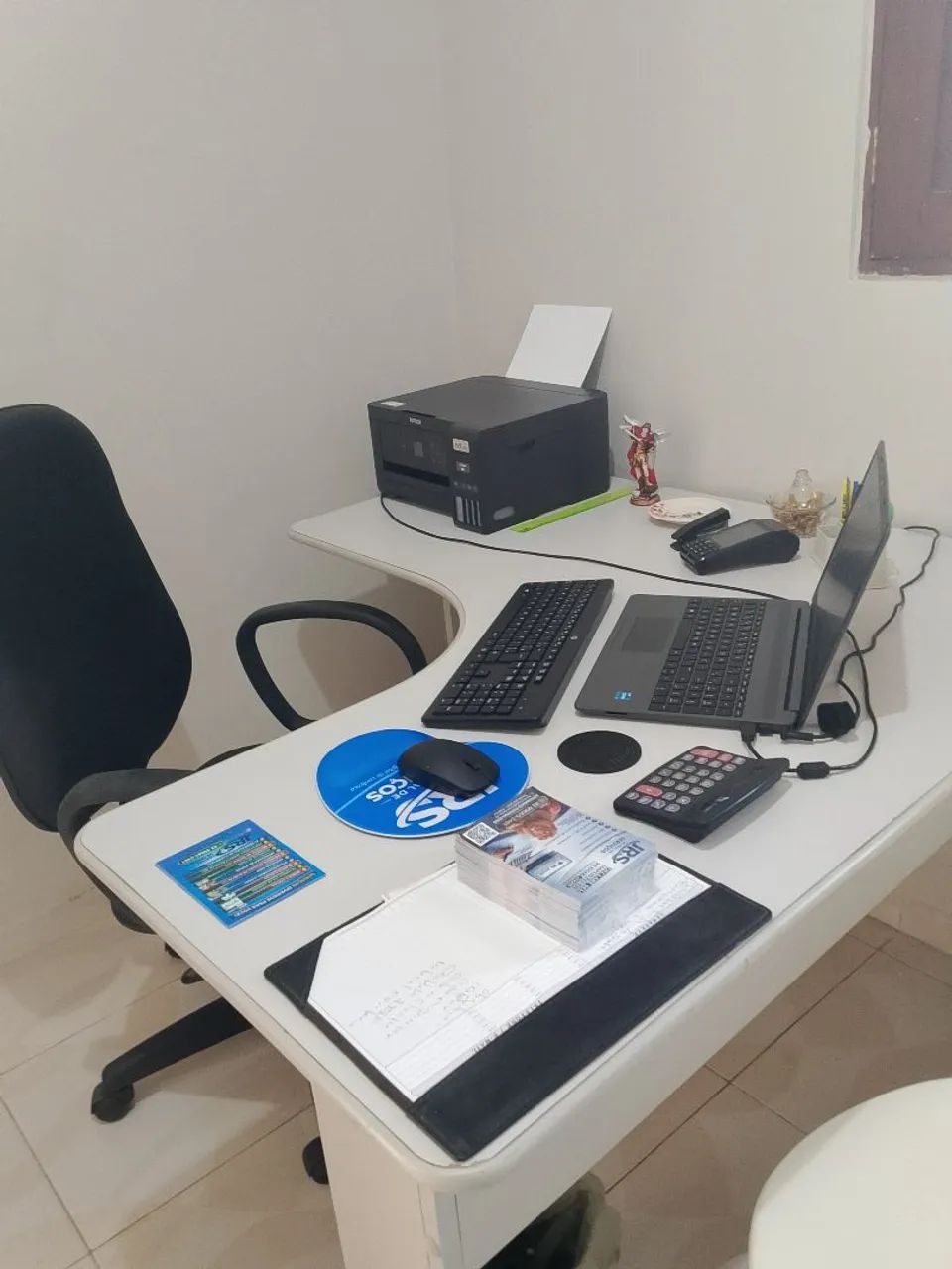 Mesa em L em ótimo estado - Foto 5