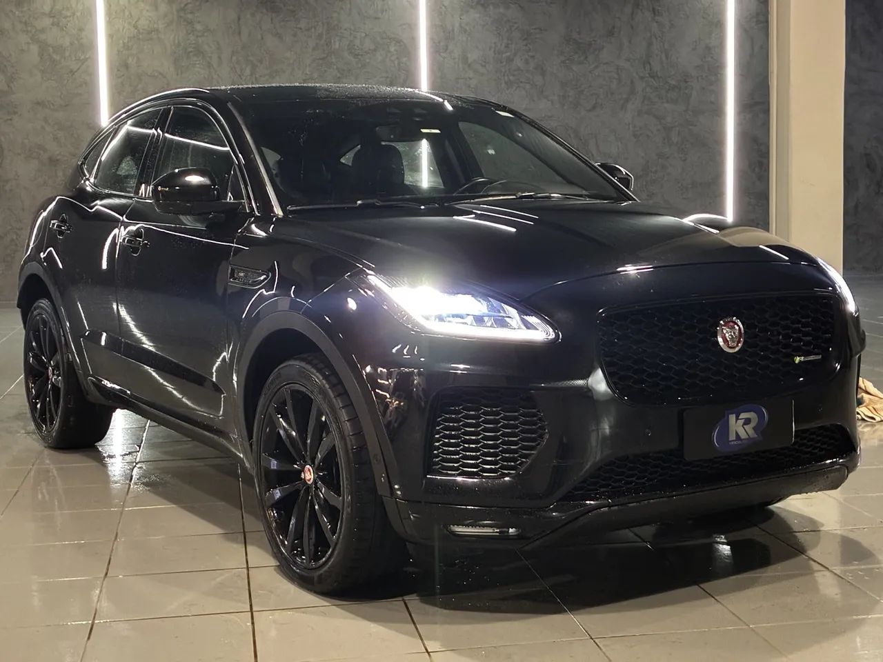 Jaguar E-Pace R-dynamic HSE 2.0 AWD 300cv Aut. 2019 - Foto 4